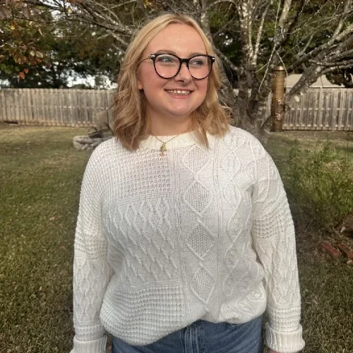 Holly P. Pet Sitter and Dog Walker