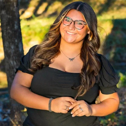 Holly P. Pet Sitter and Dog Walker